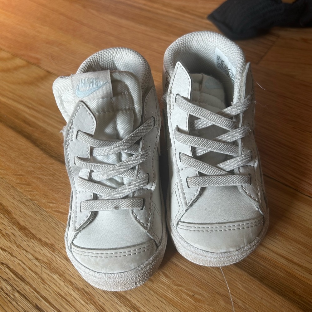 Toddler Nike blazers size 6